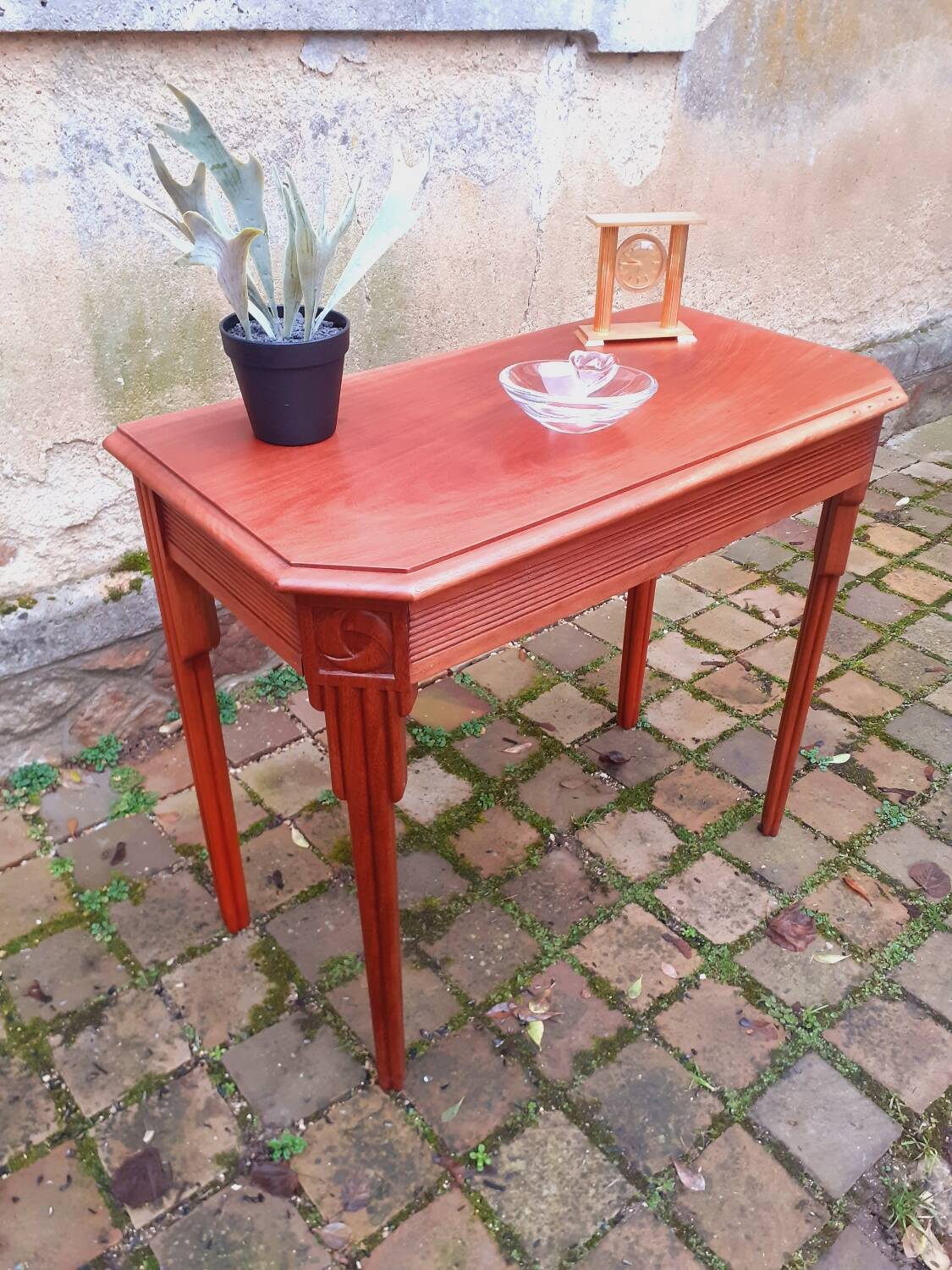 Art Deco wooden console from the 1920s.