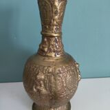 Jolie paire de vases asiatiques anciens en bronze
