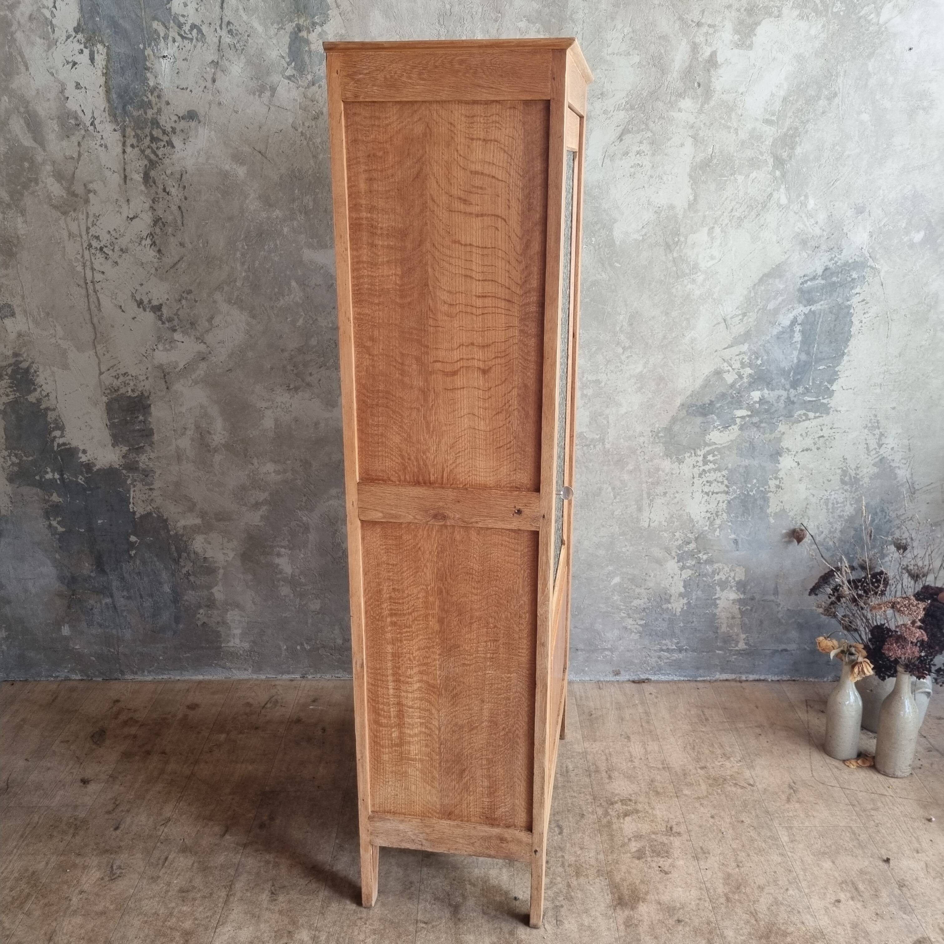 Glass cabinet