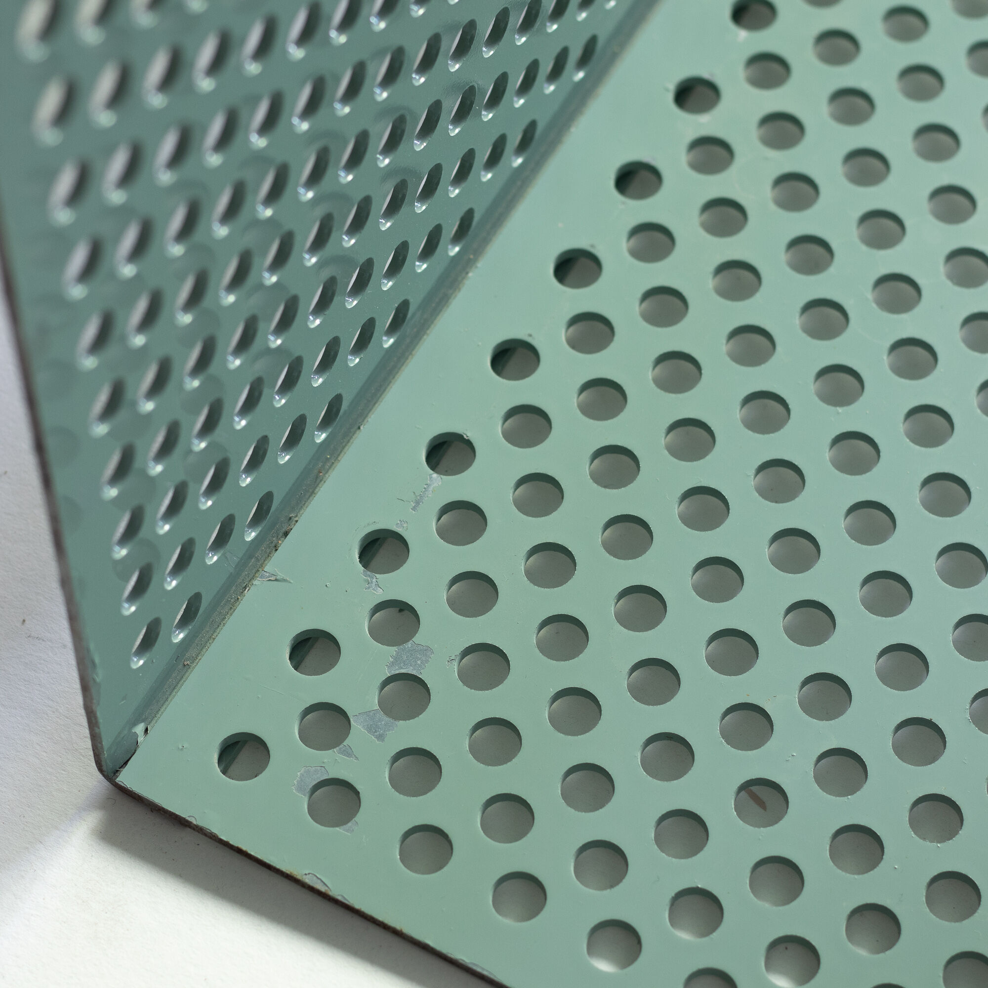 Steel gigognes tables