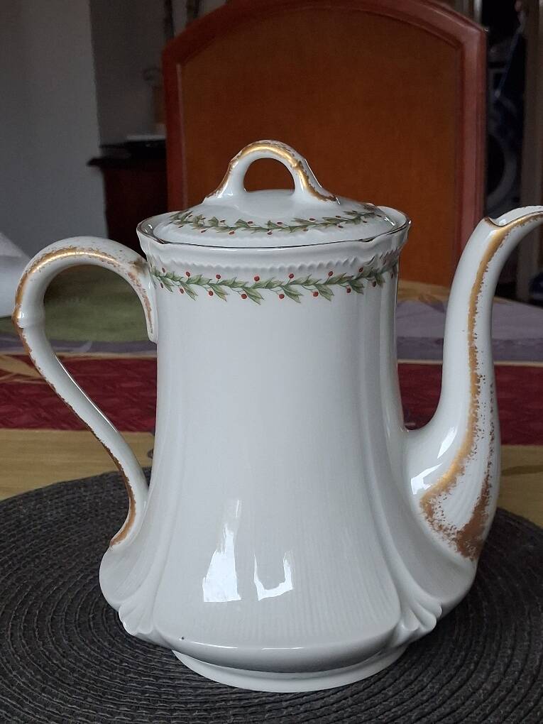 Old coffee pot / teapot in Limoges porcelain