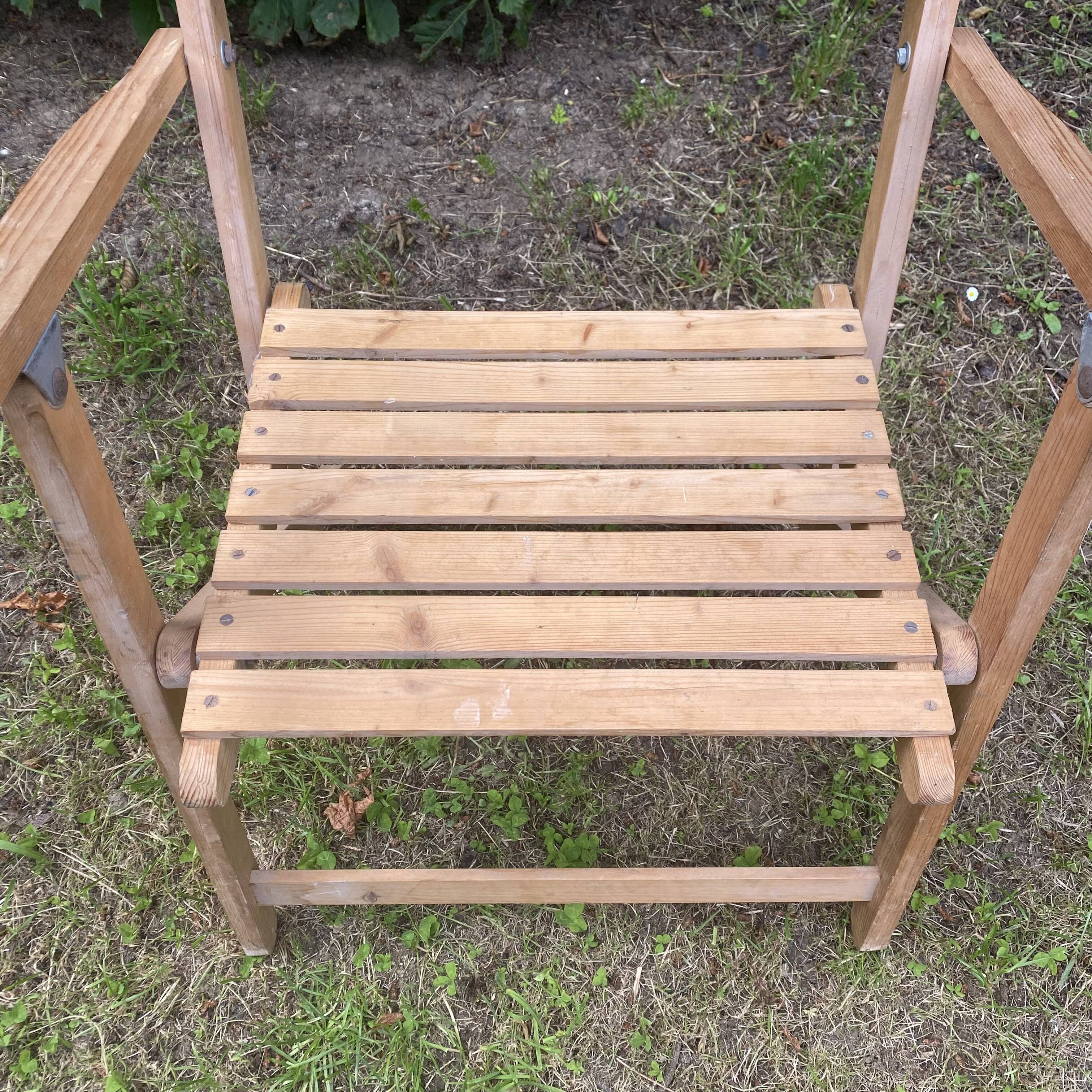 Folding wooden slatted garden chair