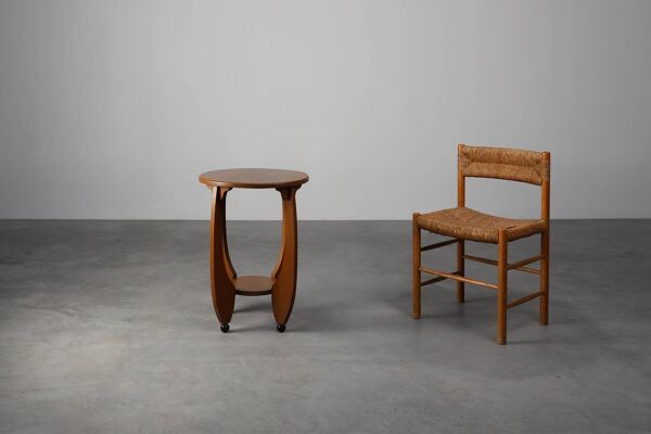 Table d'appoint ronde en chêne de l'École d'Amsterdam, Pays-Bas, vers 1920