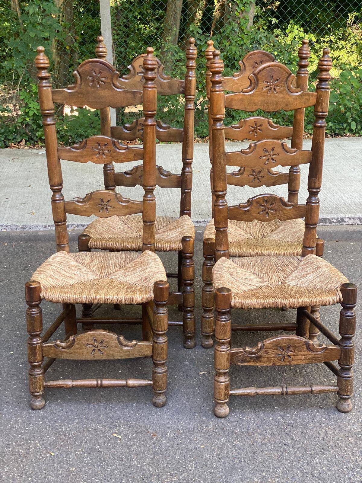 Set of 5 or 4 chic rustic traditional dining chairs with rush seats.