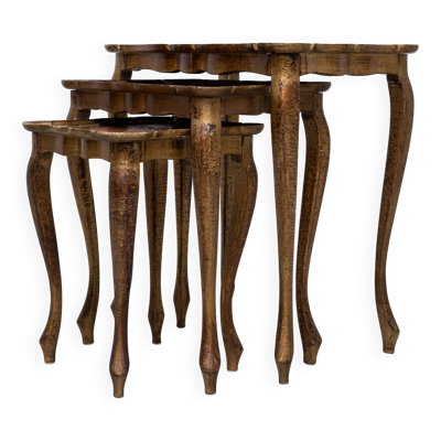 Tables gigognes florentines triptyques en bois doré et rouge, Italie, 1960