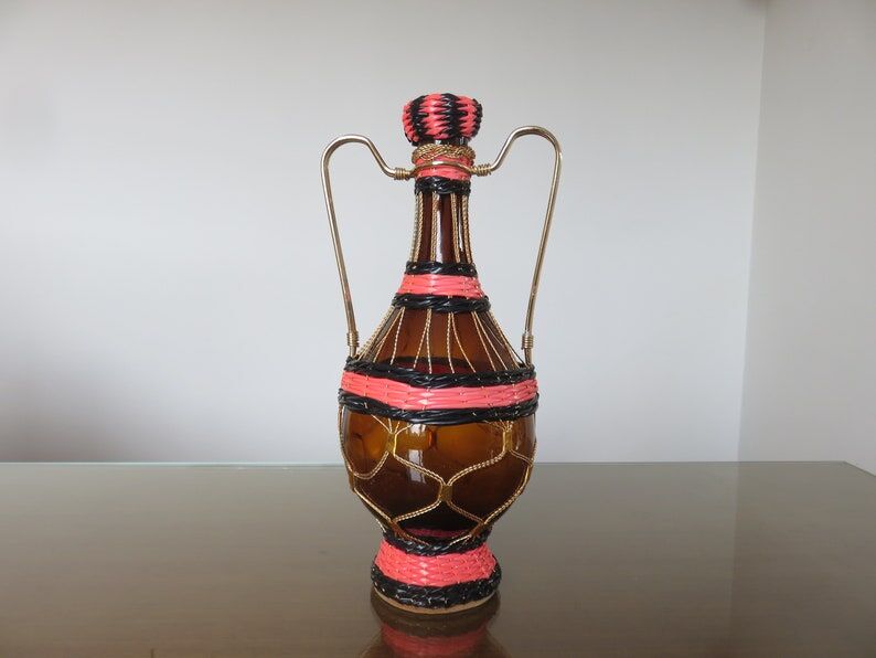 Bottle in pink scoubidou and gold metal 50s 60s