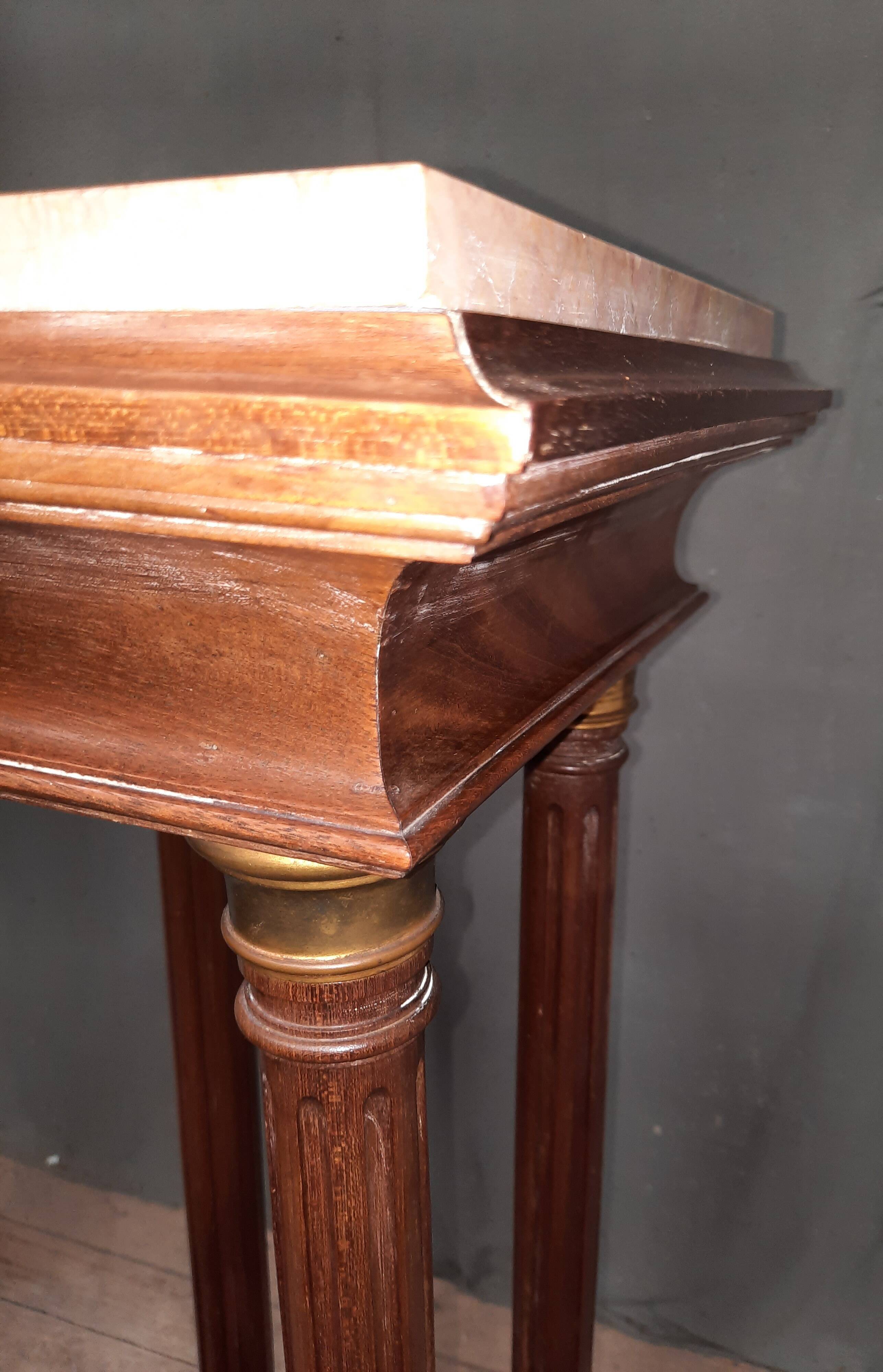 Haute selette de style Louis XVI