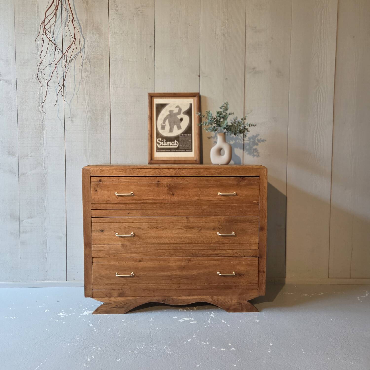 Oak chest of drawers