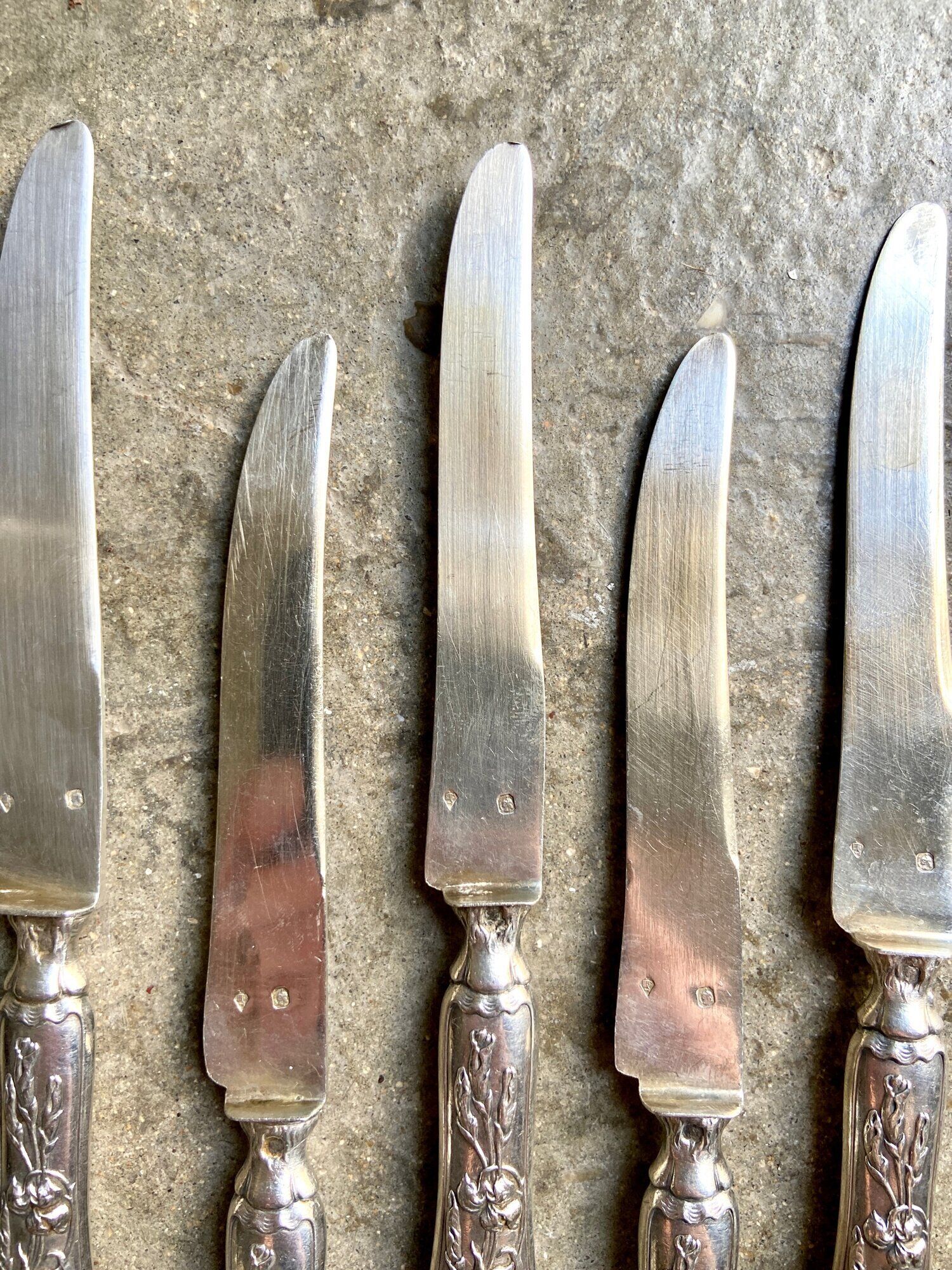 5 TG silver monogrammed dessert knives by Félix Malique, late nineteenth century