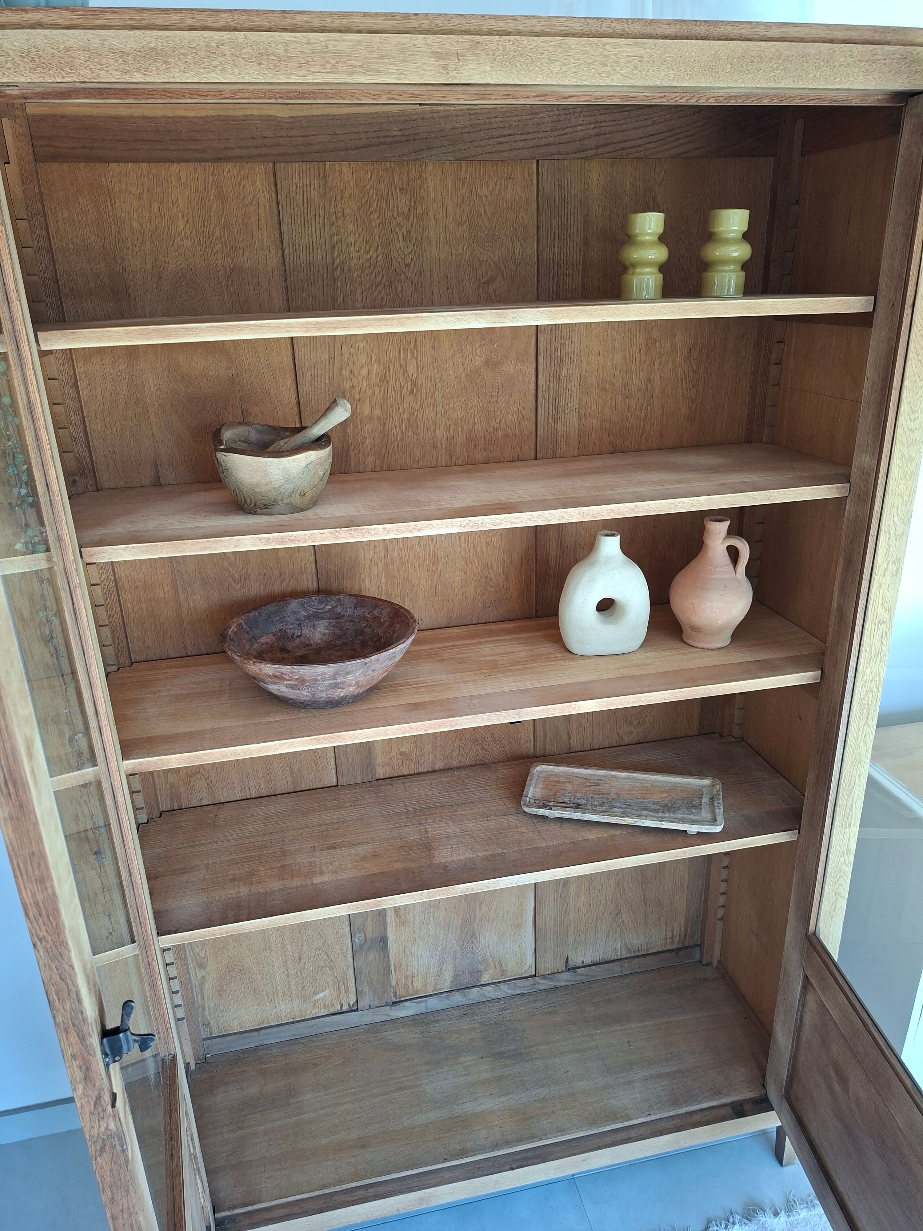 Parisian display cabinet in solid oak