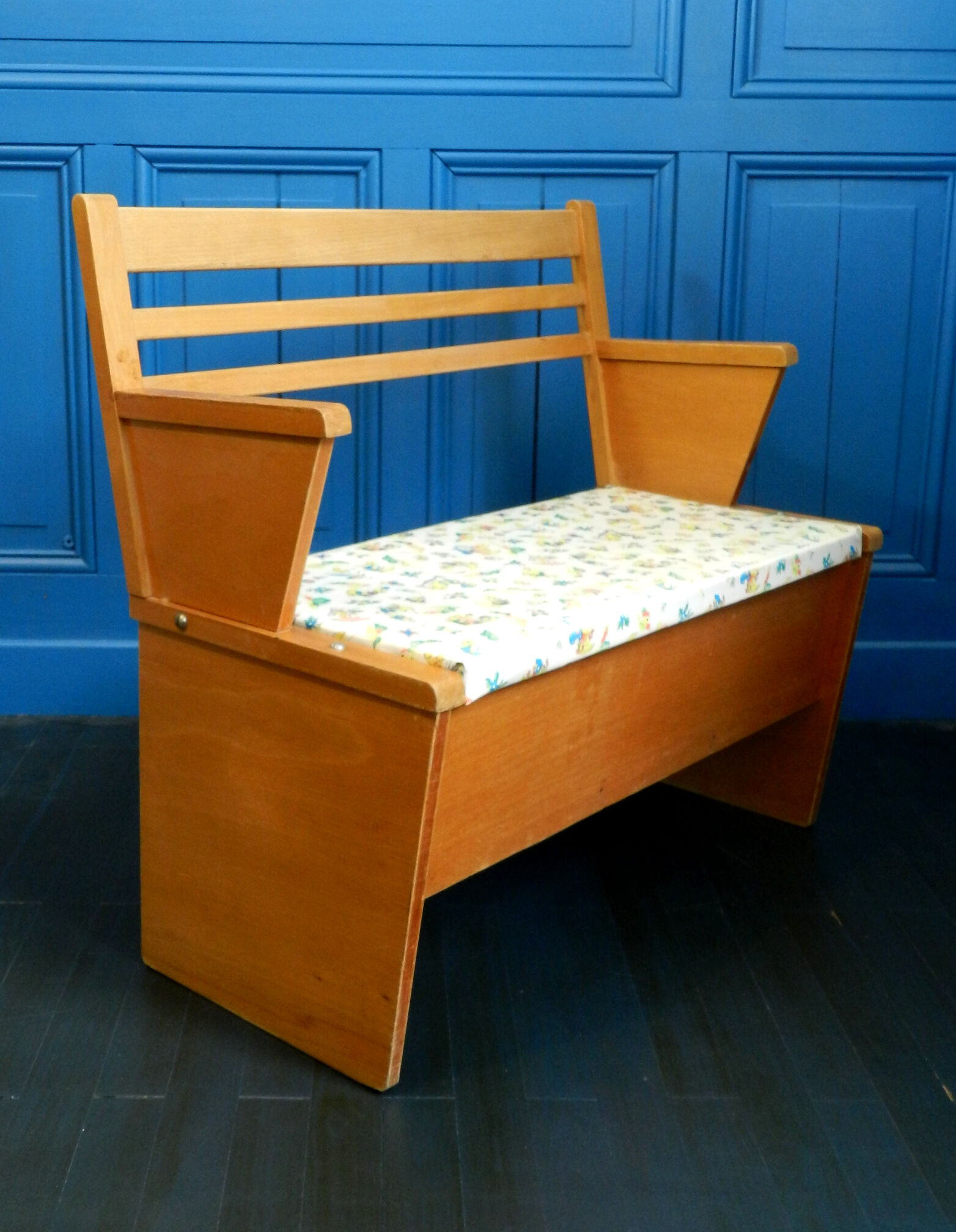 Toy chest bench years 50
