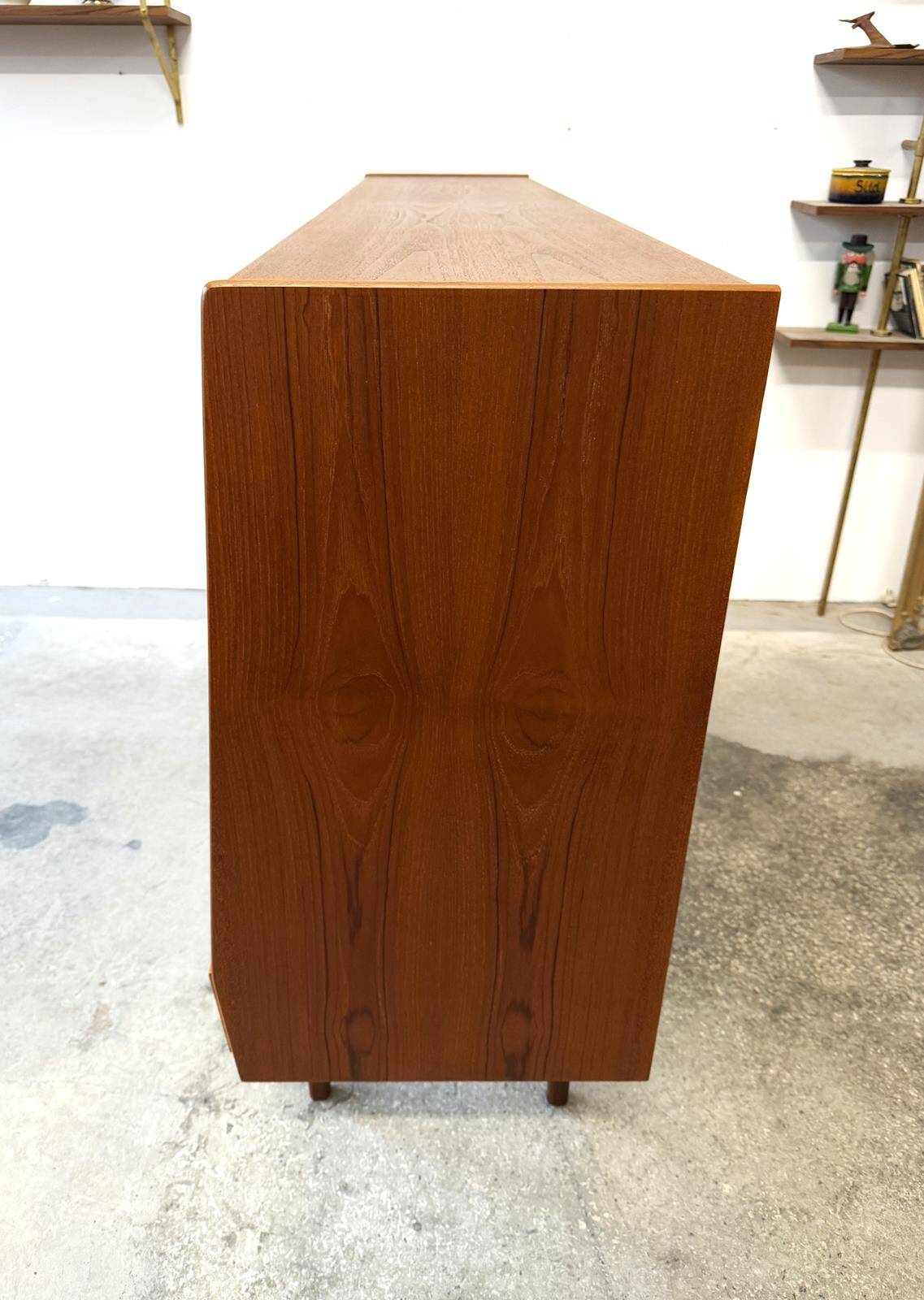 Buffet/commode en teck, Danemark années 60/70, vintage, milieu du siècle moderne
