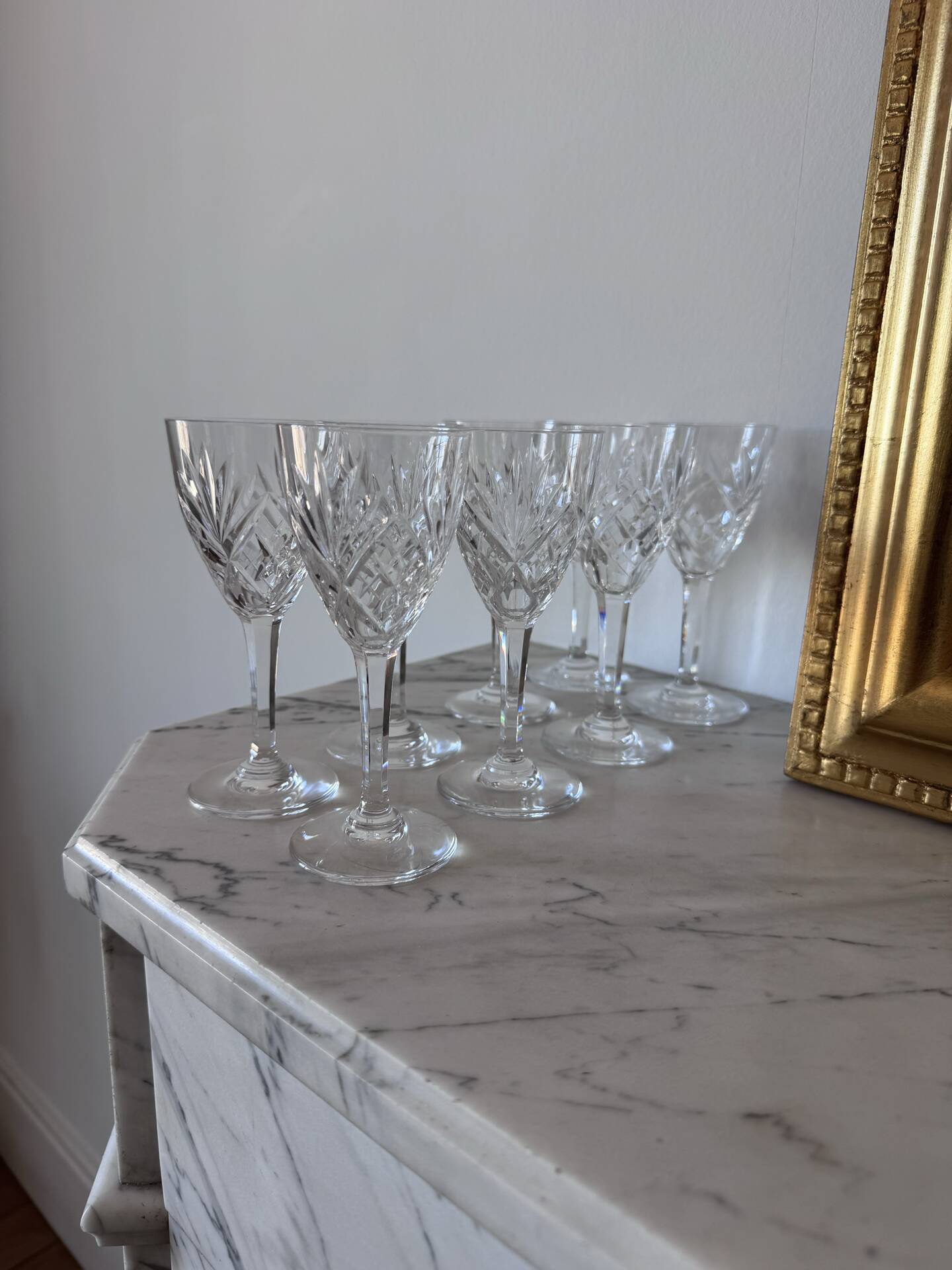 Service de 22 verres en cristal Saint-Louis modèle Chantilly