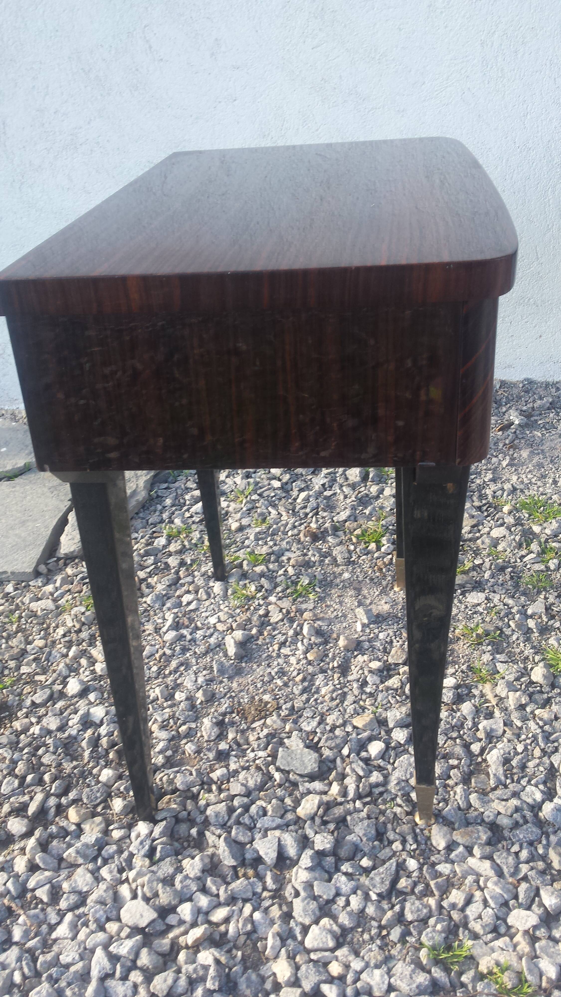 Lot of 2 bedside tables