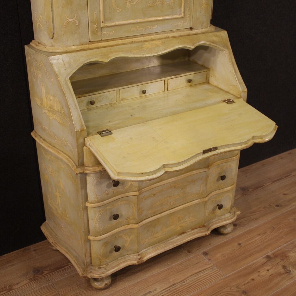 Venetian trumeau in lacquered and painted wood from 20th century