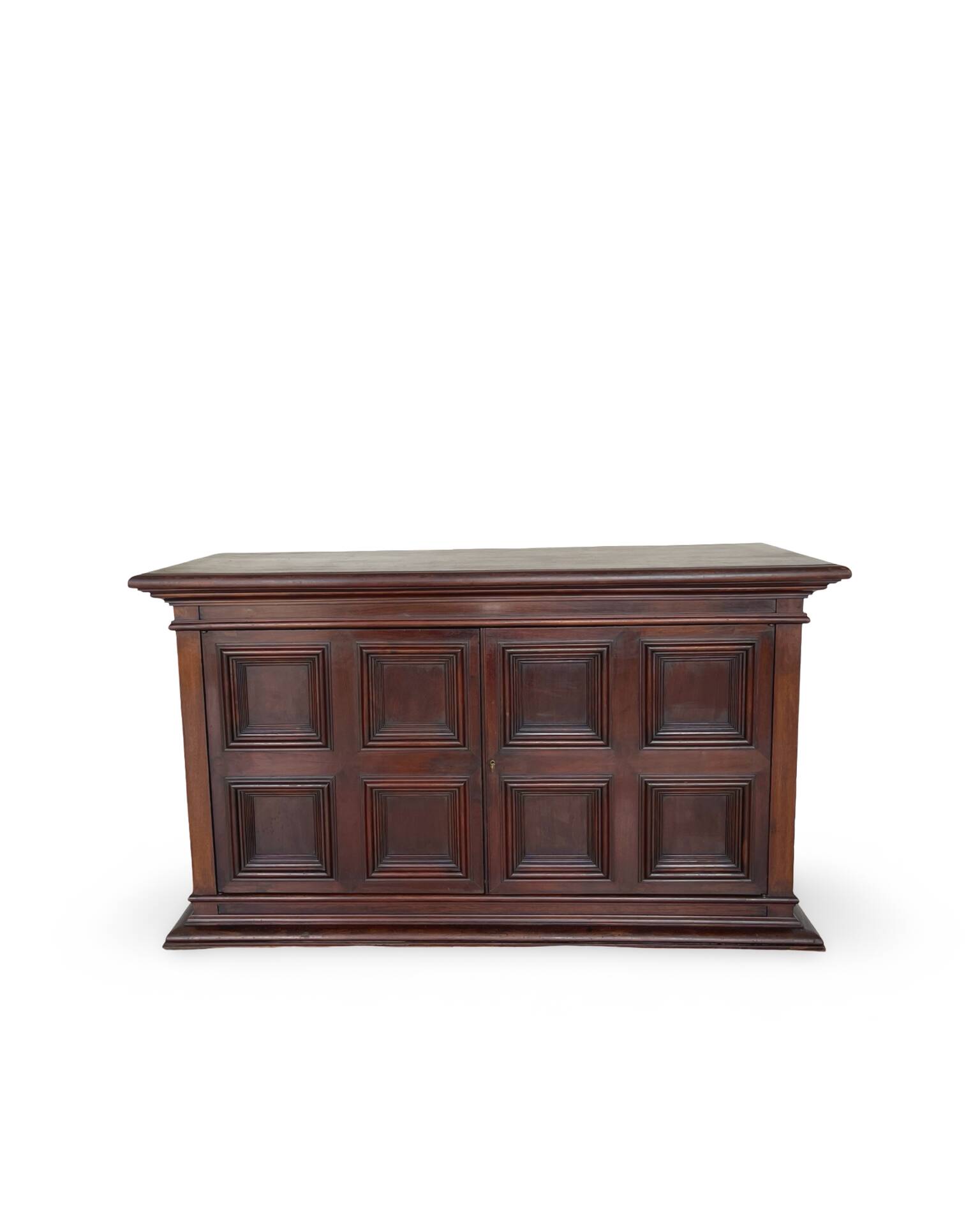 The high-quality Italian Renaissance Revival credenza, 1920s/1930s