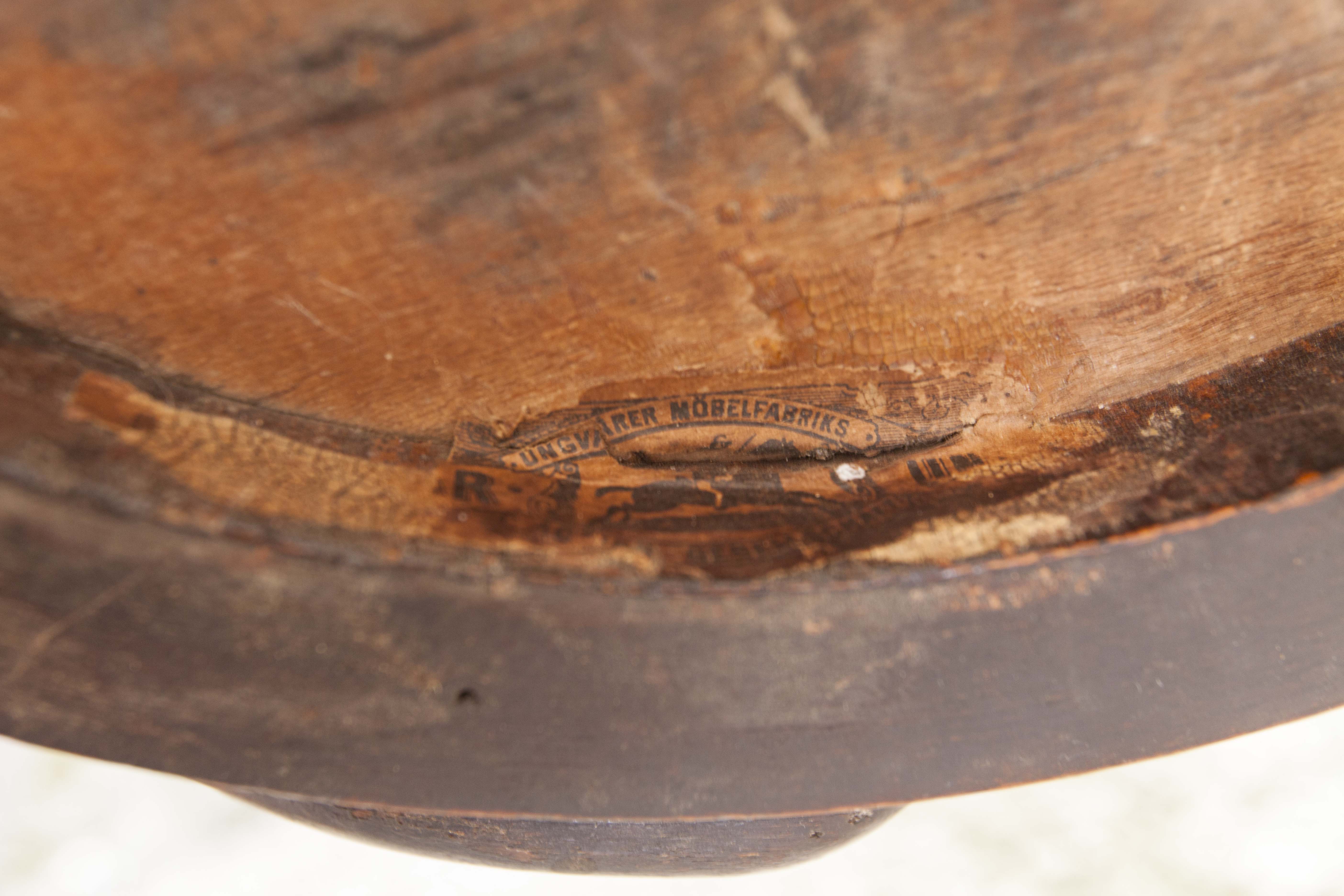 Pair of chairs bistro  Thonet model no. 18