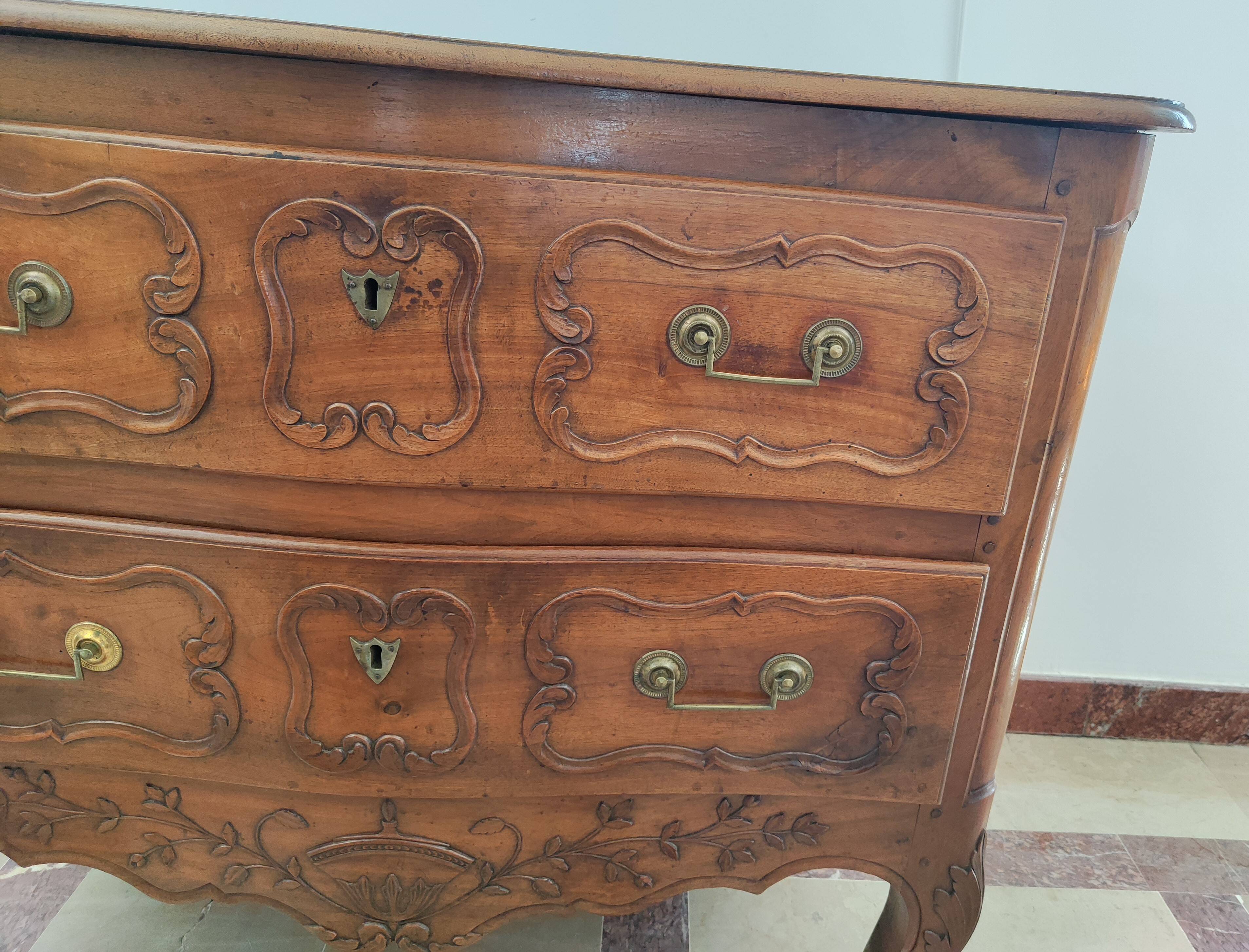 Old Provencal walnut chest of drawers