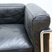 Pair of armchairs LC3