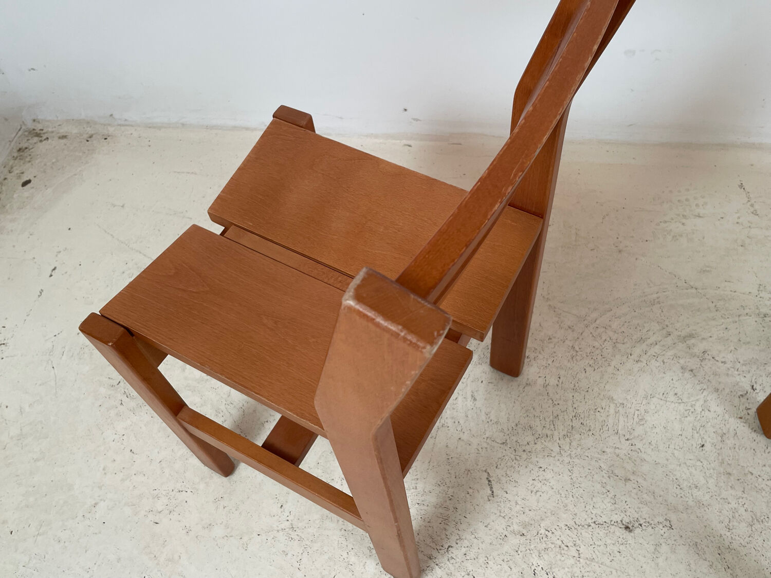 2 Regain chairs for the 1970s arcs.