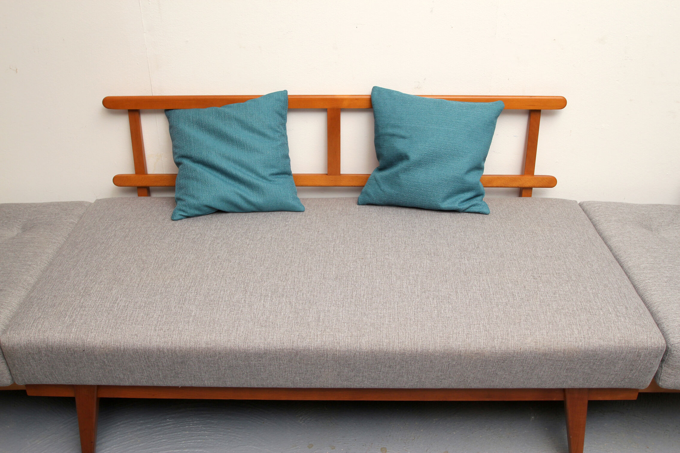 Daybed in cherrywood 1950