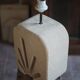Lampe de table en pierre blanche moderniste, lampe brutaliste