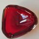 Cendrier/Vide poche en verre d Art soufflé Murano/Italie. Couleur rouge rubis/ambre