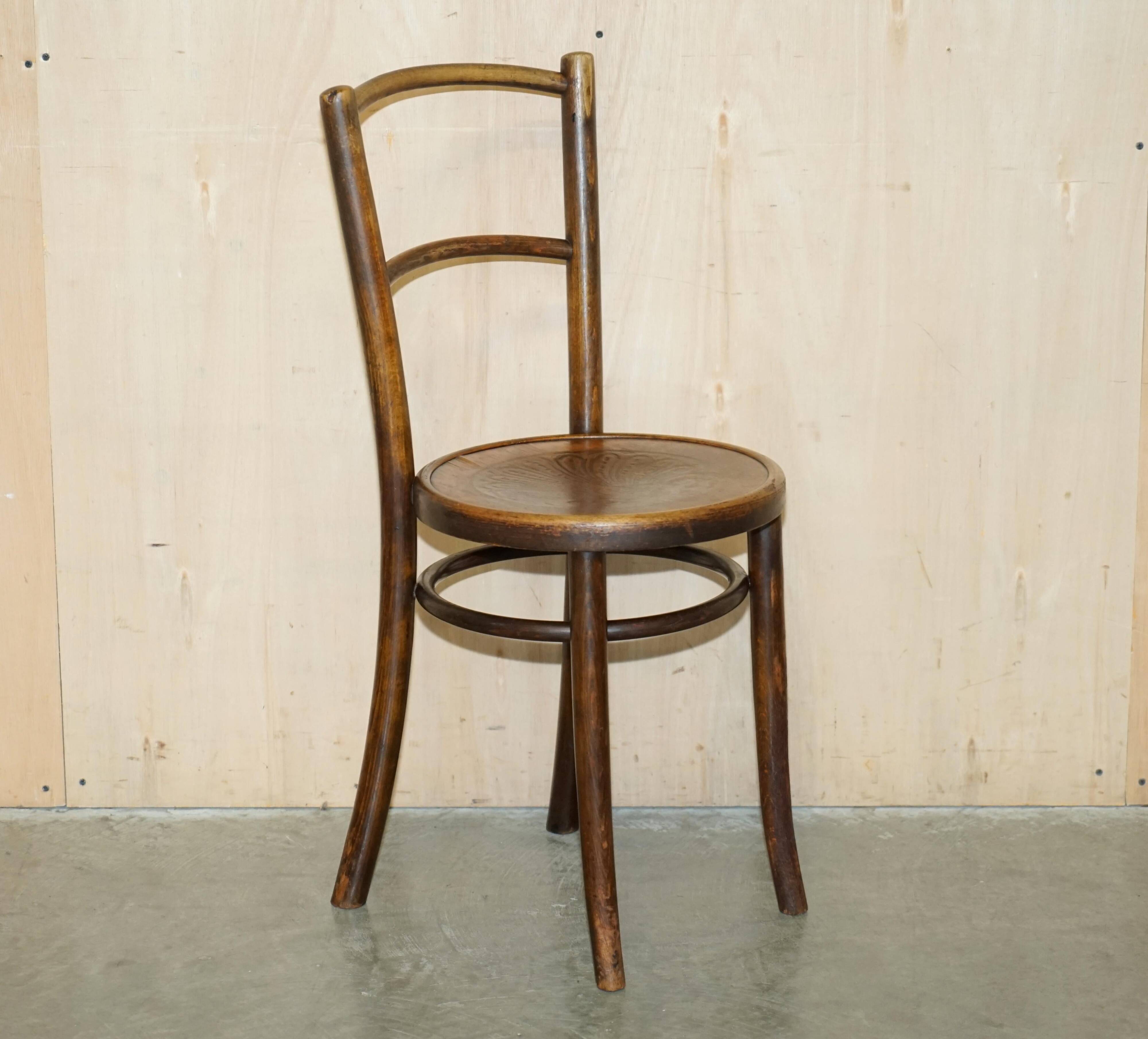 Suite de quatre chaises bistrot Thonet circa 1930