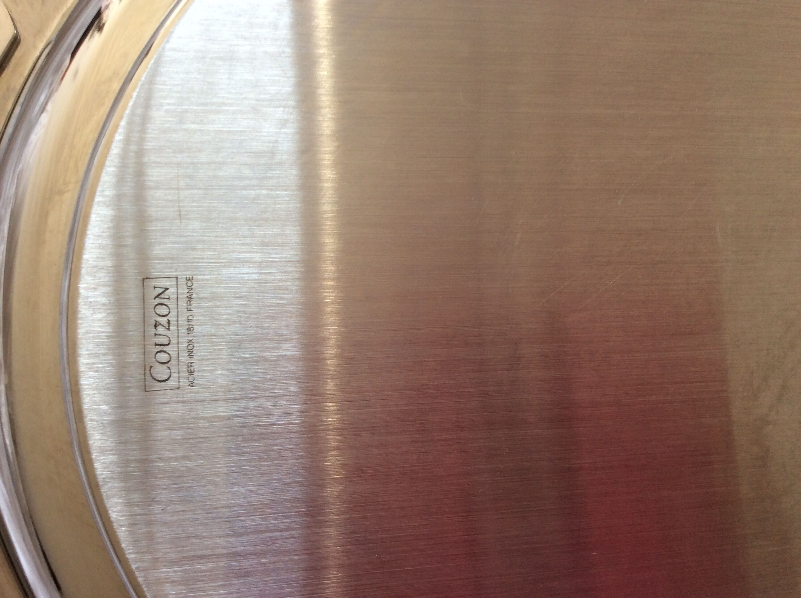 Oval top with stainless steel handles