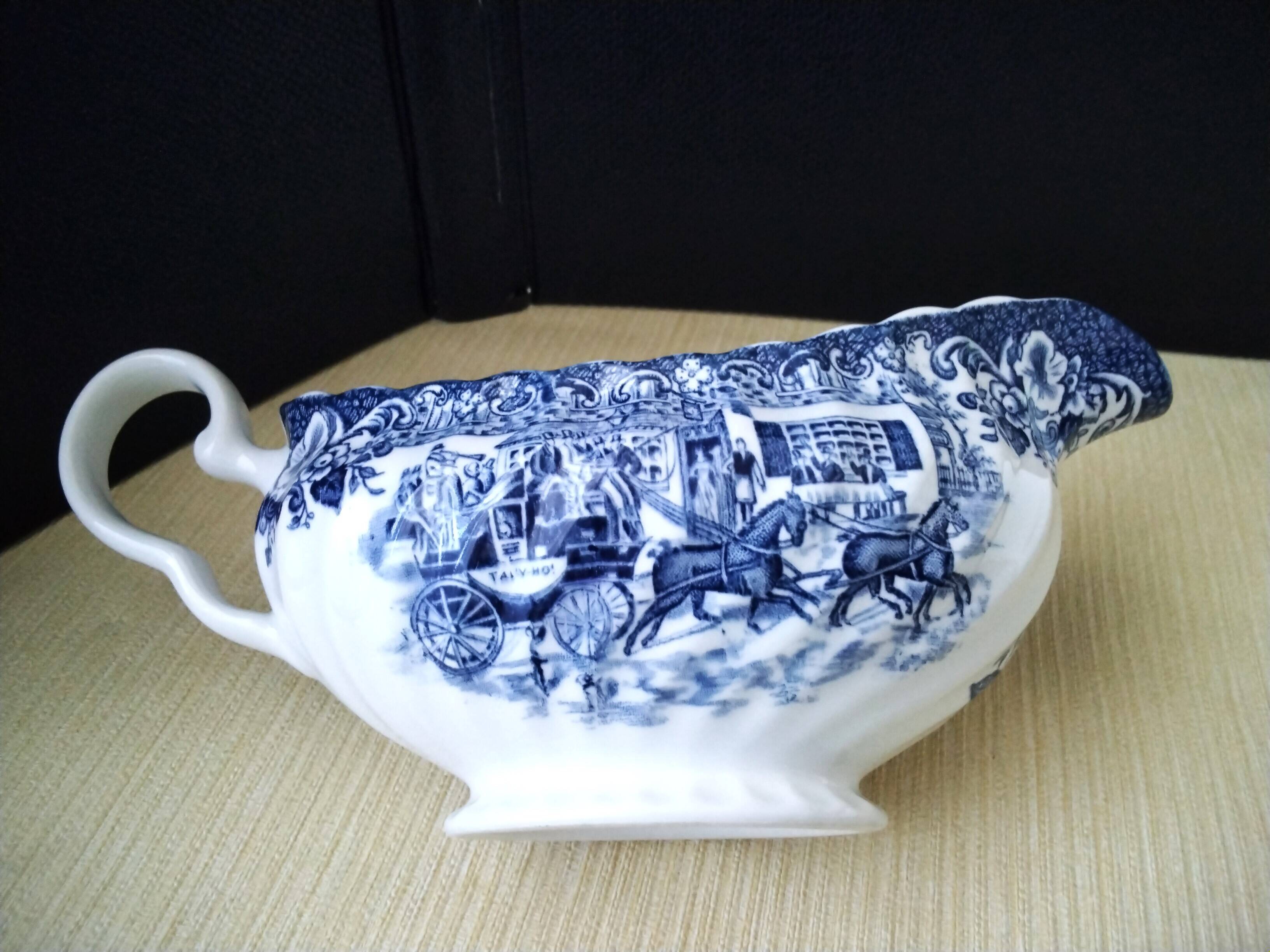 Saucière en porcelaine anglaise Johnson Bros