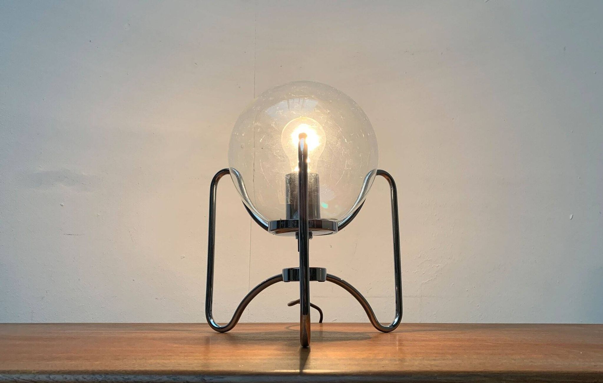 Mid-century space age tripod globe table lamp, 1960s
