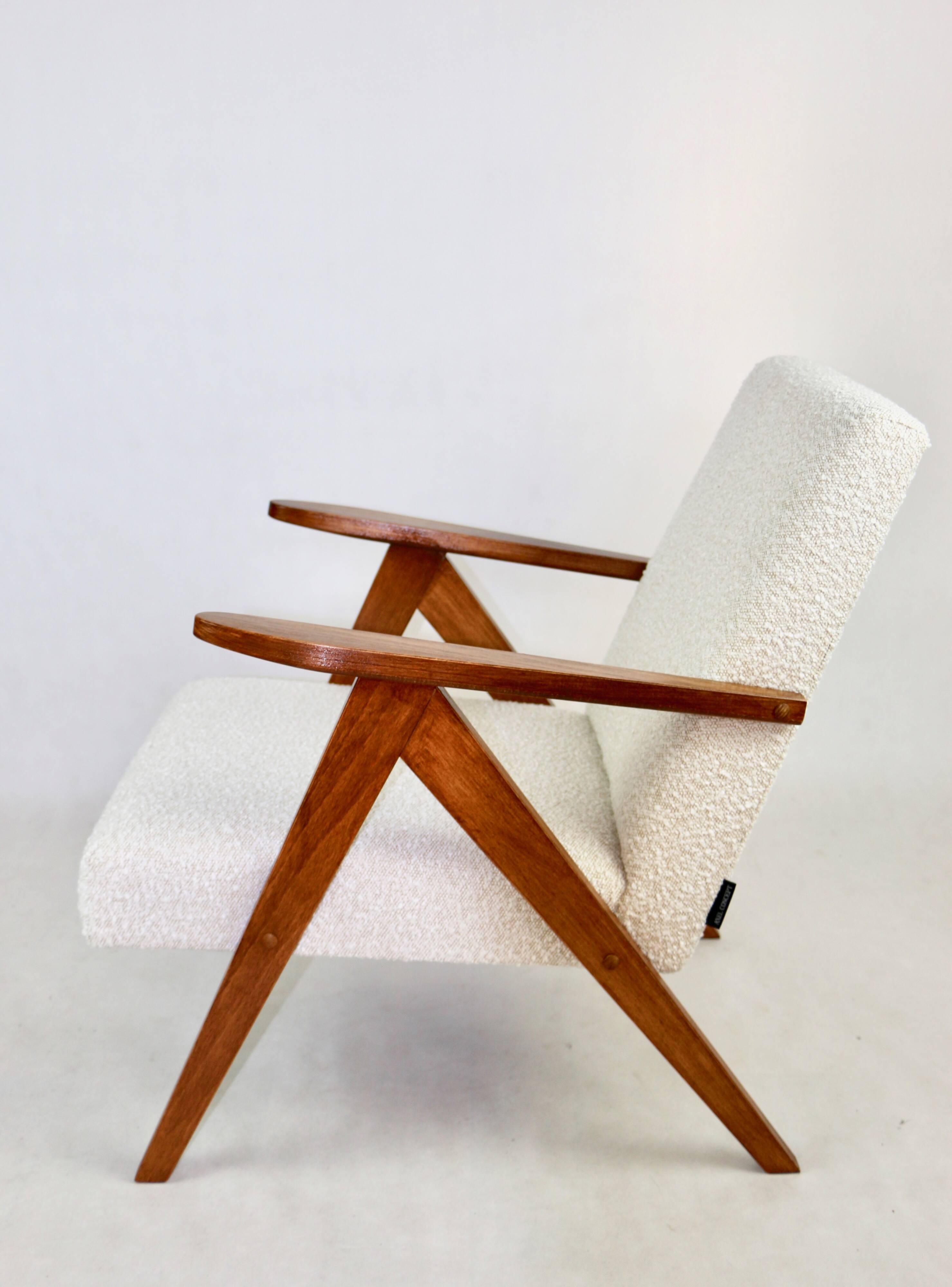 Vintage B-310 VAR white structured bouclé armchair 1970s - 2 pieces available