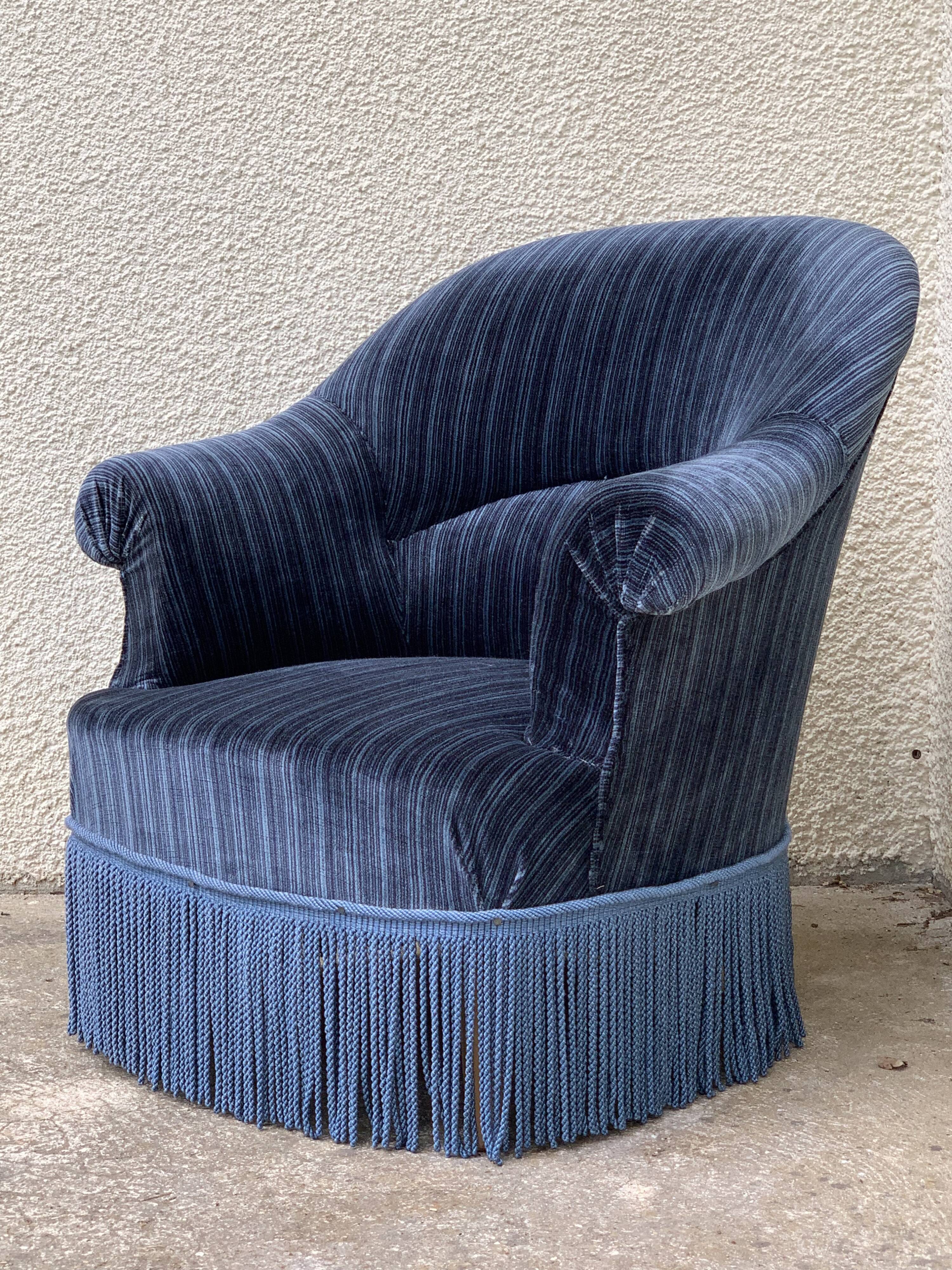 Jean blue velvet toad armchair