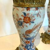 Paire de lampe en porcelaine de chine piétement en bronze ciselé XIX siècle