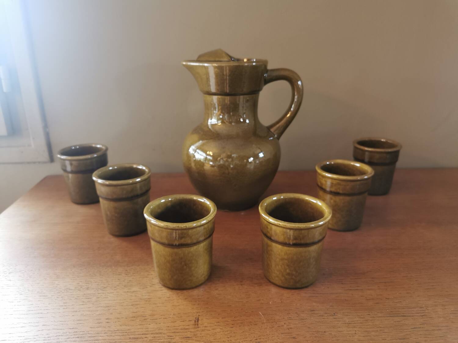 Vintage ceramic pitcher and 6 cups