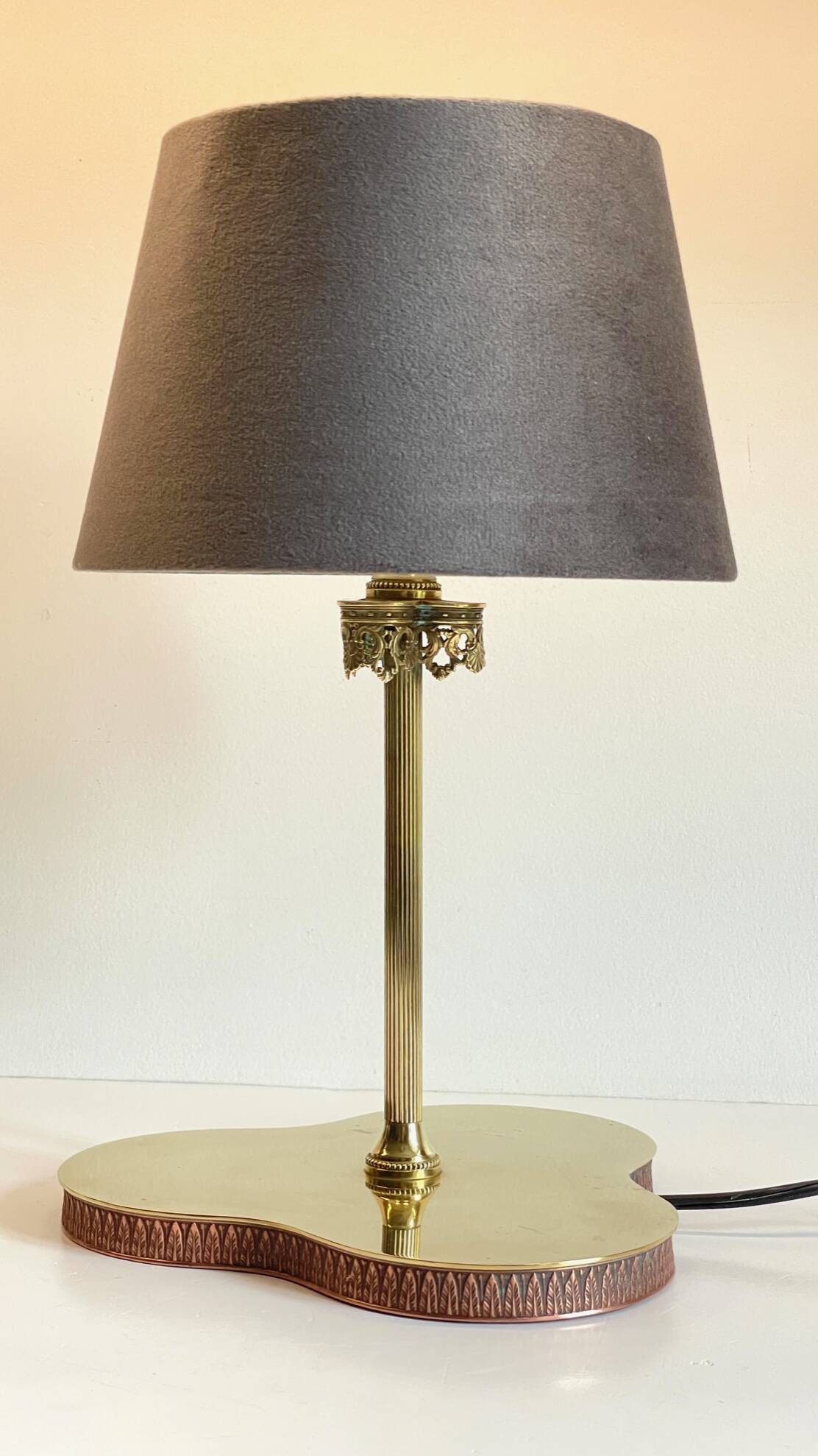 Solid brass vintage clover lamp