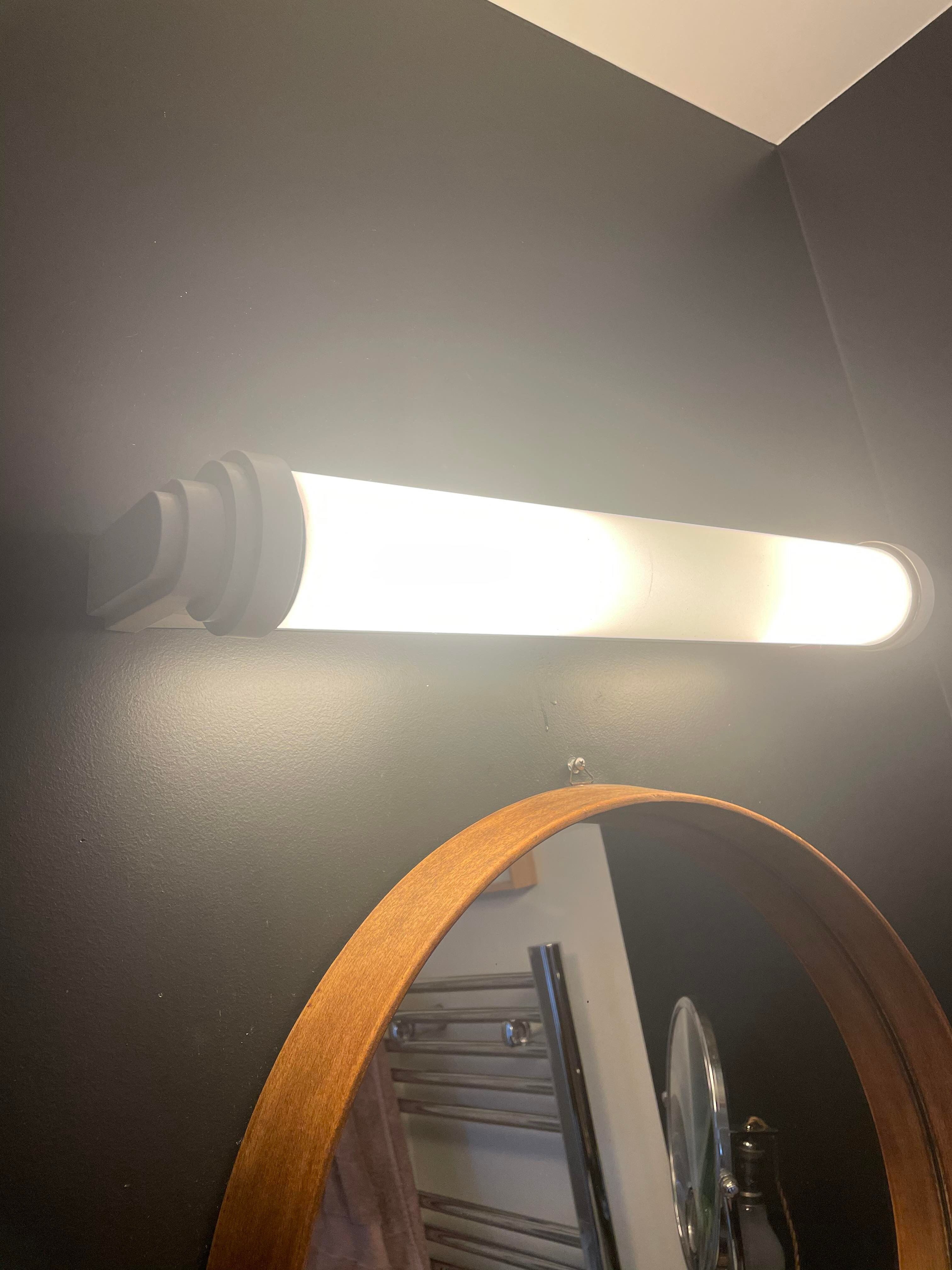 Vintage Calrton MLE wall lamp, Art Deco white lacquered metal