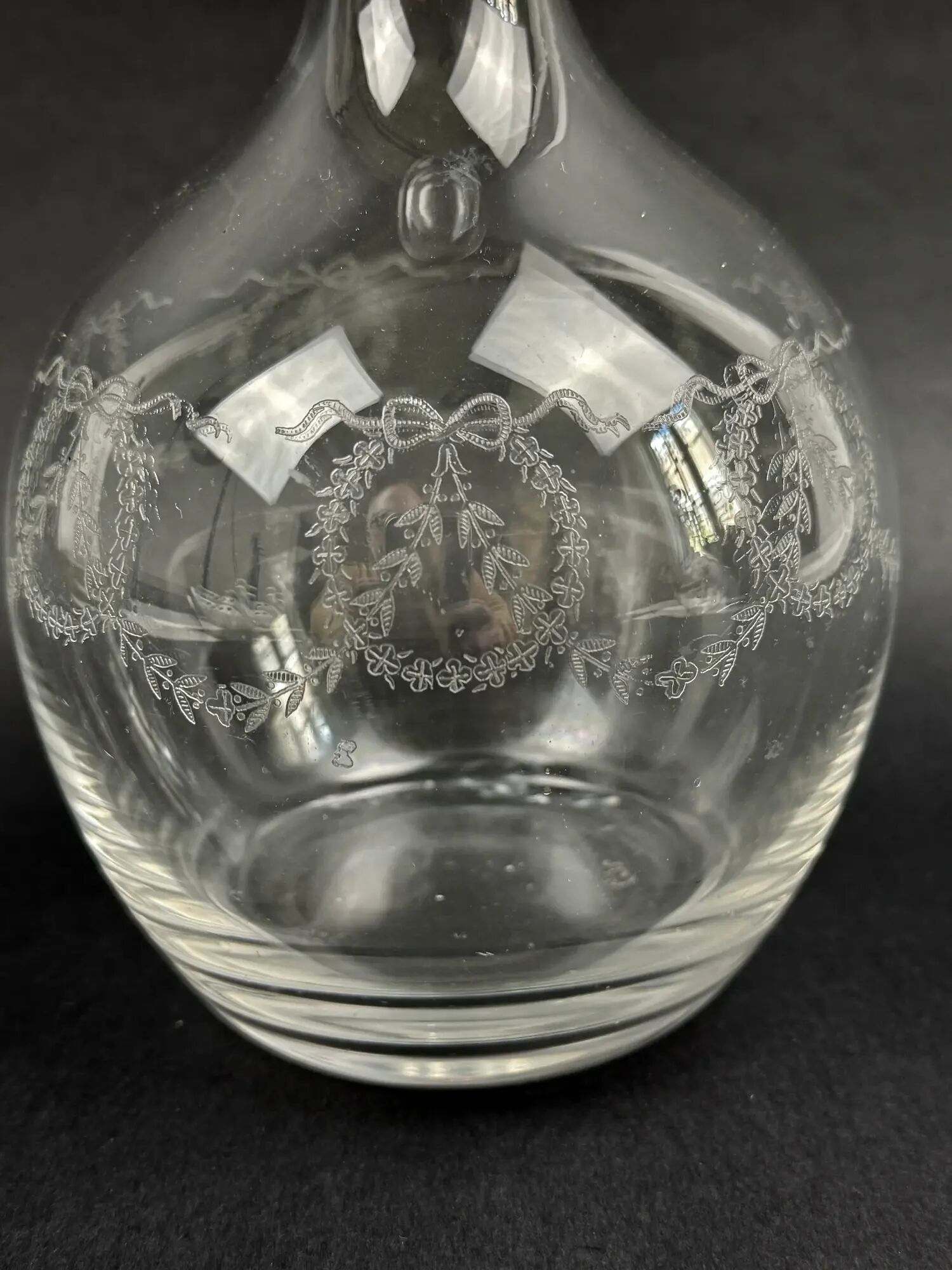 Engraved crystal carafe from the late 19th to early 20th century.