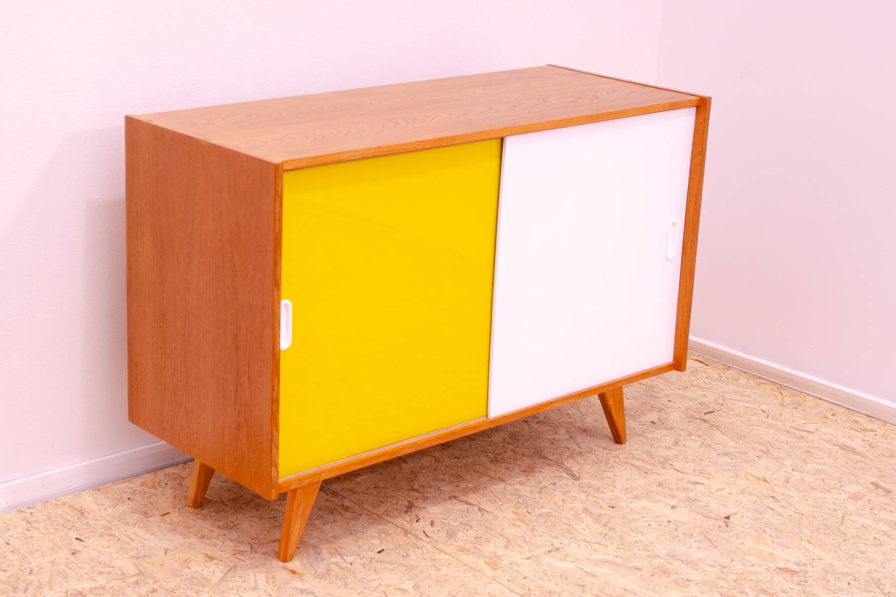 Buffet vintage U-452 par Jiří Jiroutek, 1960, Tchécoslovaquie