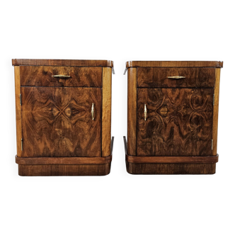 Pair of Art Decò walnut bedside tables with drawer