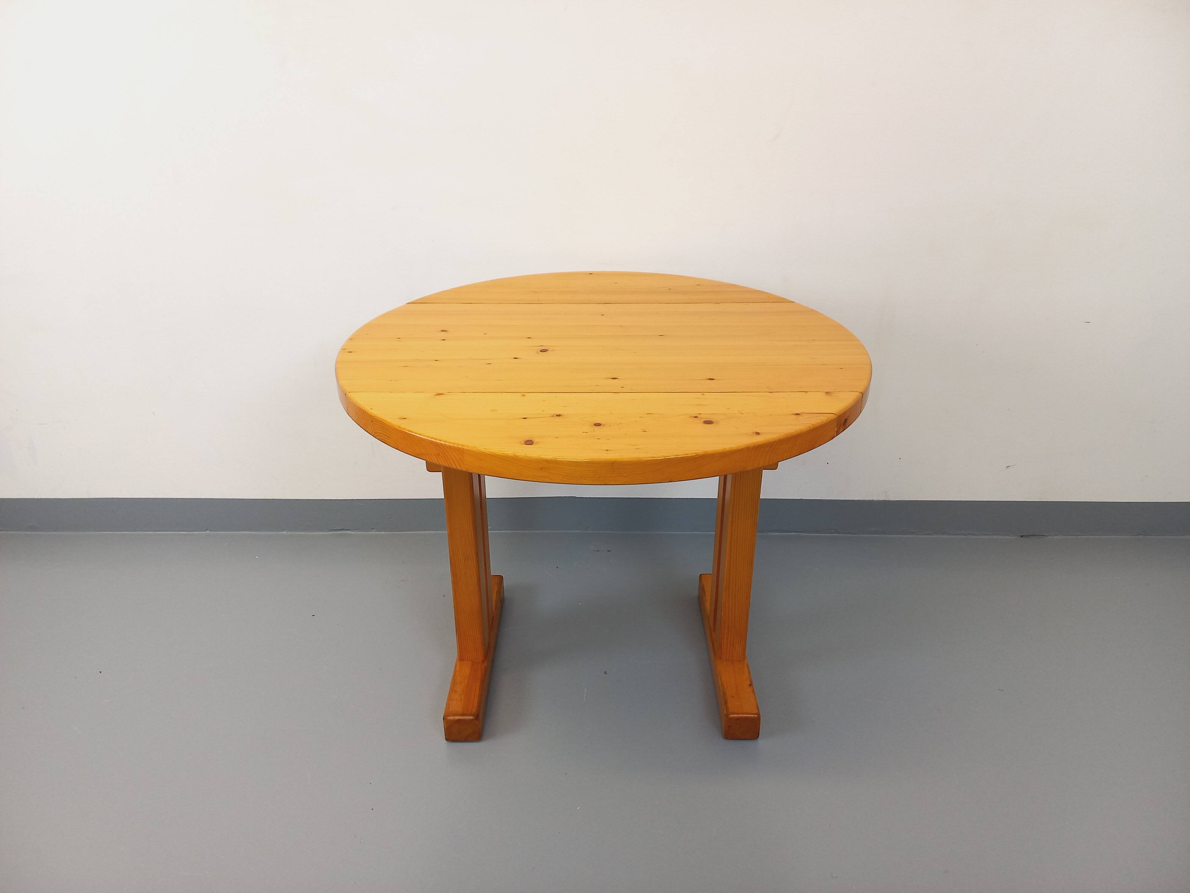 Vintage Charlotte Perriand Les Arcs round pine dining table from the 60s 70s
