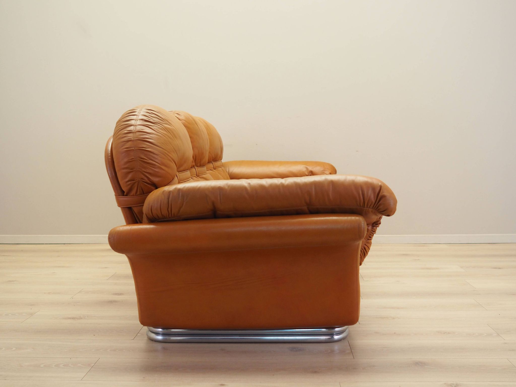 Orange leather sofa, Space Age design, 1960s, production: Italy