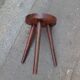 Tabouret tripode en bois