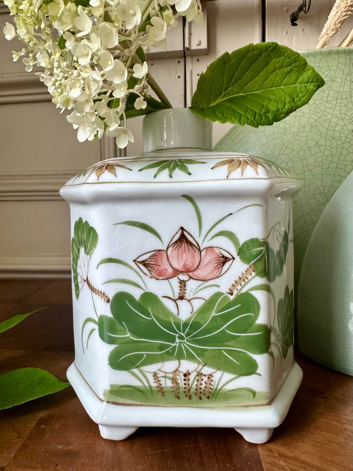 Ceramic pot