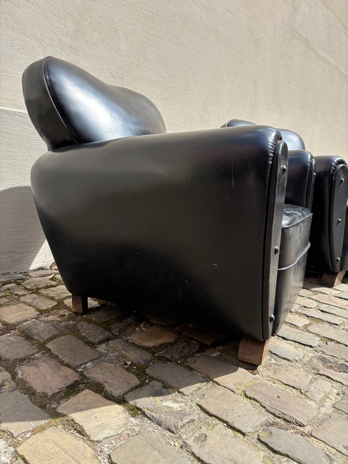 2 art deco fauteuils in skai leather