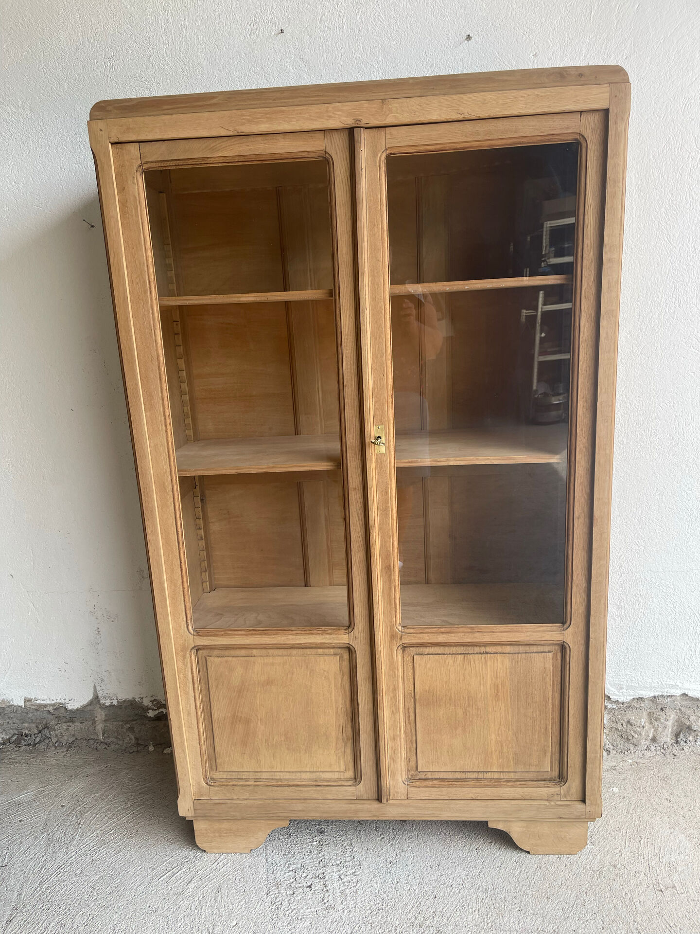 Glass cabinet