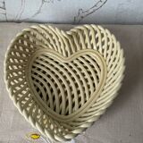 Set of 3 vintage beige heart-shaped woven porcelain nesting baskets