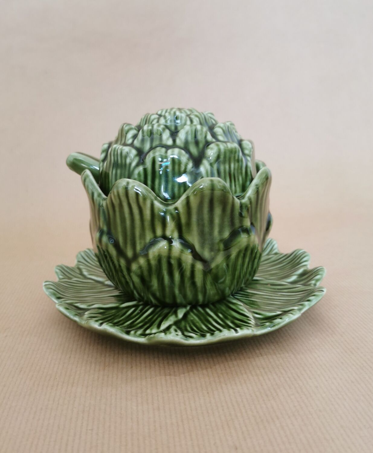 Slurry artichoke pot with spoon
