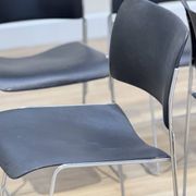 Ensemble de 8 chaises par David Rowland (en métal noir)