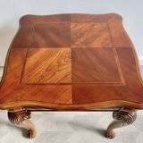Grande table d'appoint en bois avec pieds en cabriole